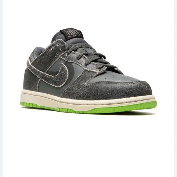 Nike Other - ‼️SALE‼️ Nike preschool low SE dunk sneakers